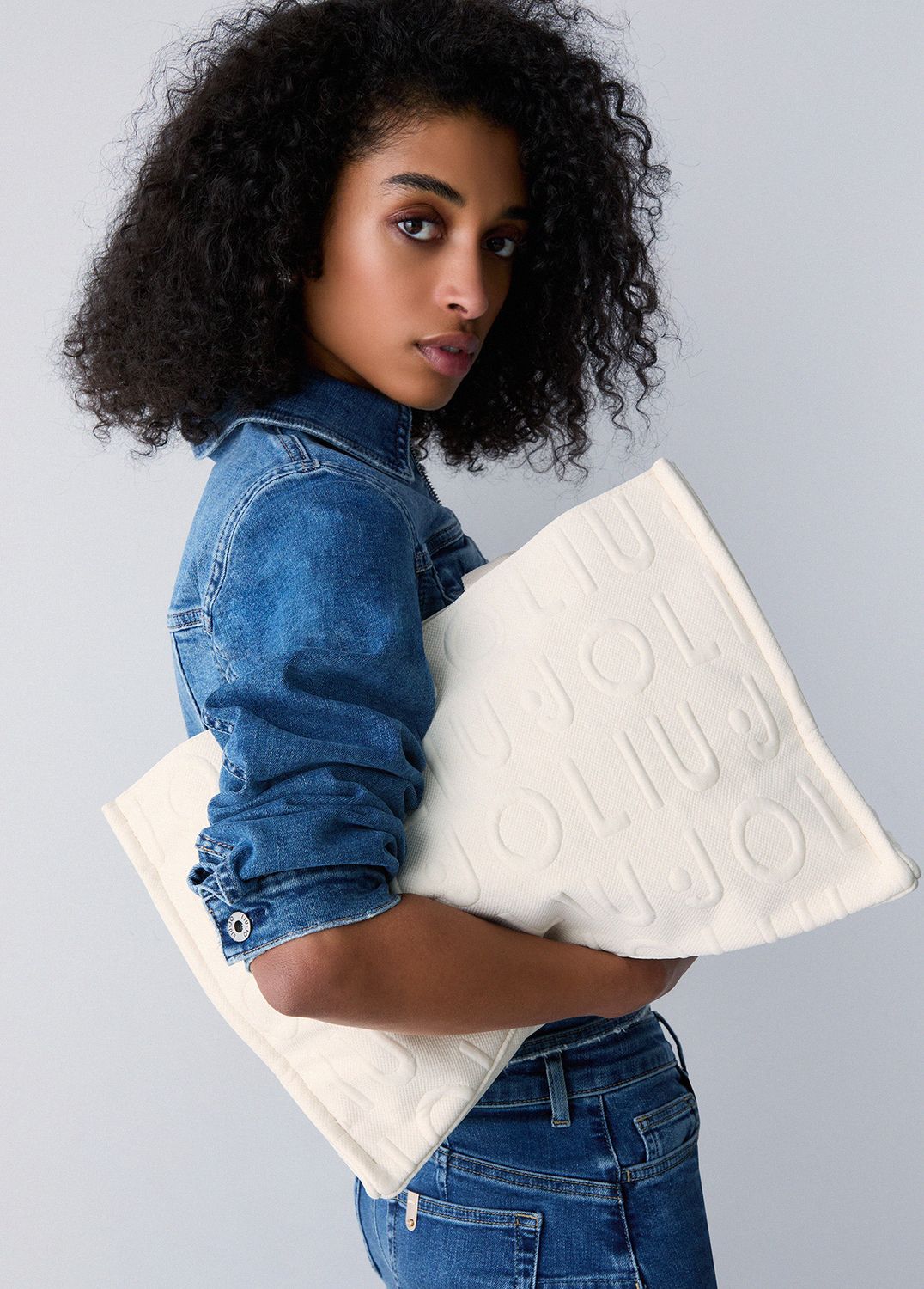 Liu Jo Borsa tote media in maglia Panna Liu Jo Borsa tote media in maglia Panna