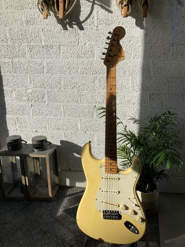 Fender Japan ST72-95