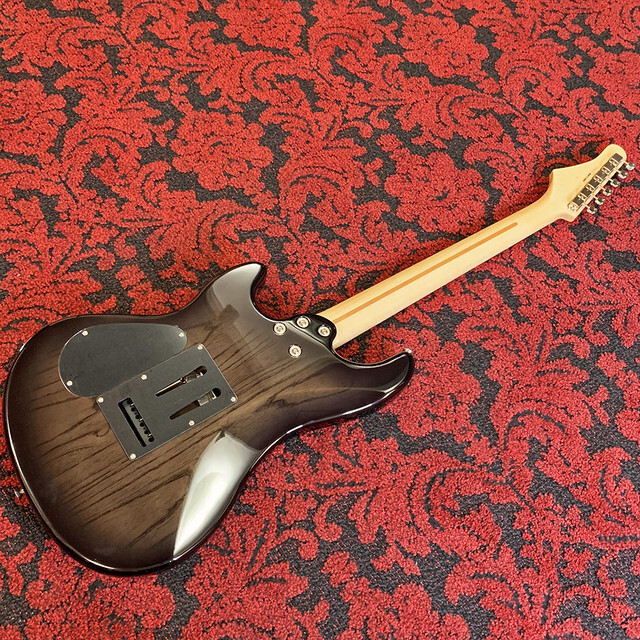 KAMINARI GUITARS Liquid 2 Black Pinstripe
