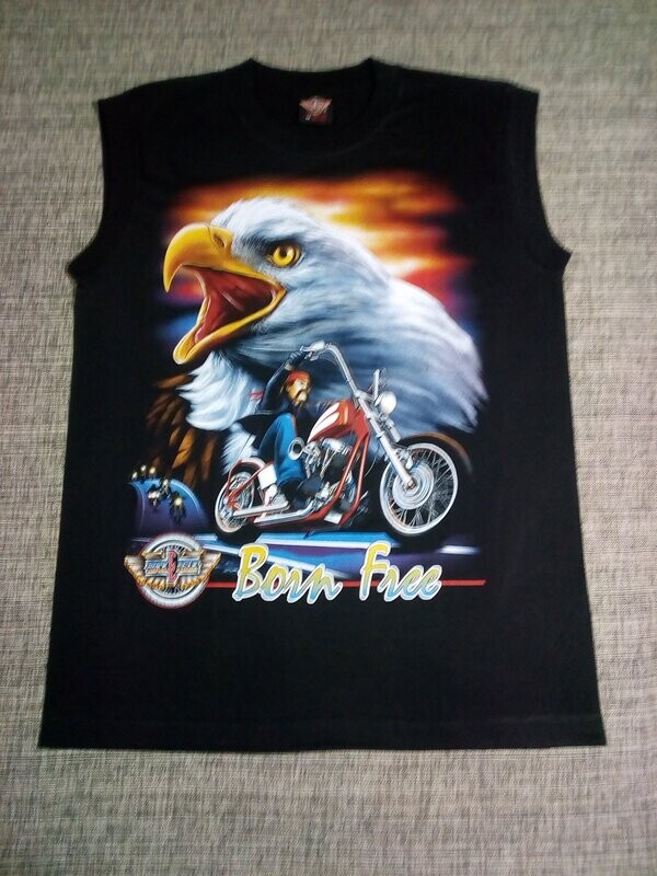 T-Shirt Débardeur Taille 48/50 - T-Shirt Débardeur Taille 48/50 - "Motards Bikers & Portrait d'un Aigle"
Un Biker sur sa Moto Rouge et derrière Lui son Groupe Biker pour faire des "Born Free"