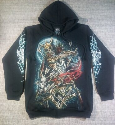 Un Sweat Un Sweat "Noir" de Taille 44/46, Représente un "Guerrier Viking, Combattant son Ennemi avec sa Hache", et Entouré de Flèches, de Crânes et du Sang en Pleine Lune