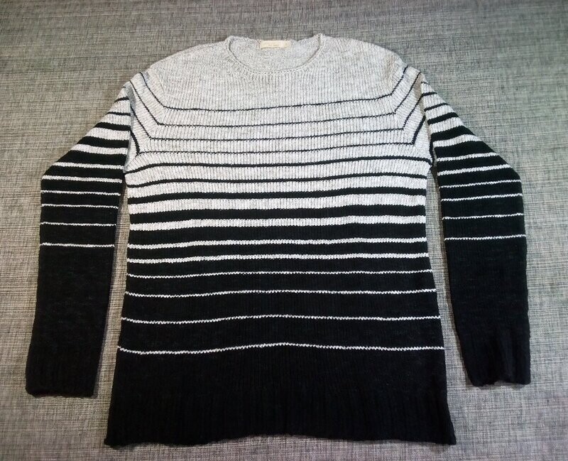 Pull-Over - Taille 50/52 - Sur une Couleur Blanc avec un Dégradé de Rayures Noir/Gris
