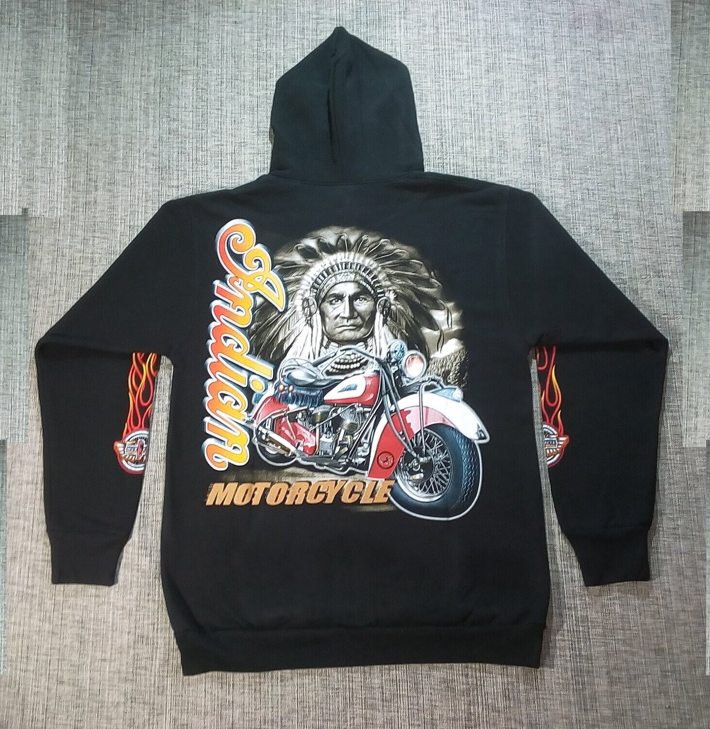 Pull Sweat - L - Moto Indian Rouge avec Logo Pull Sweat - L - Moto Indian Rouge avec Logo "Indian" & "Motorcycle" avec Portrait d'un Chef Indien aux Plumes Gris/Noir