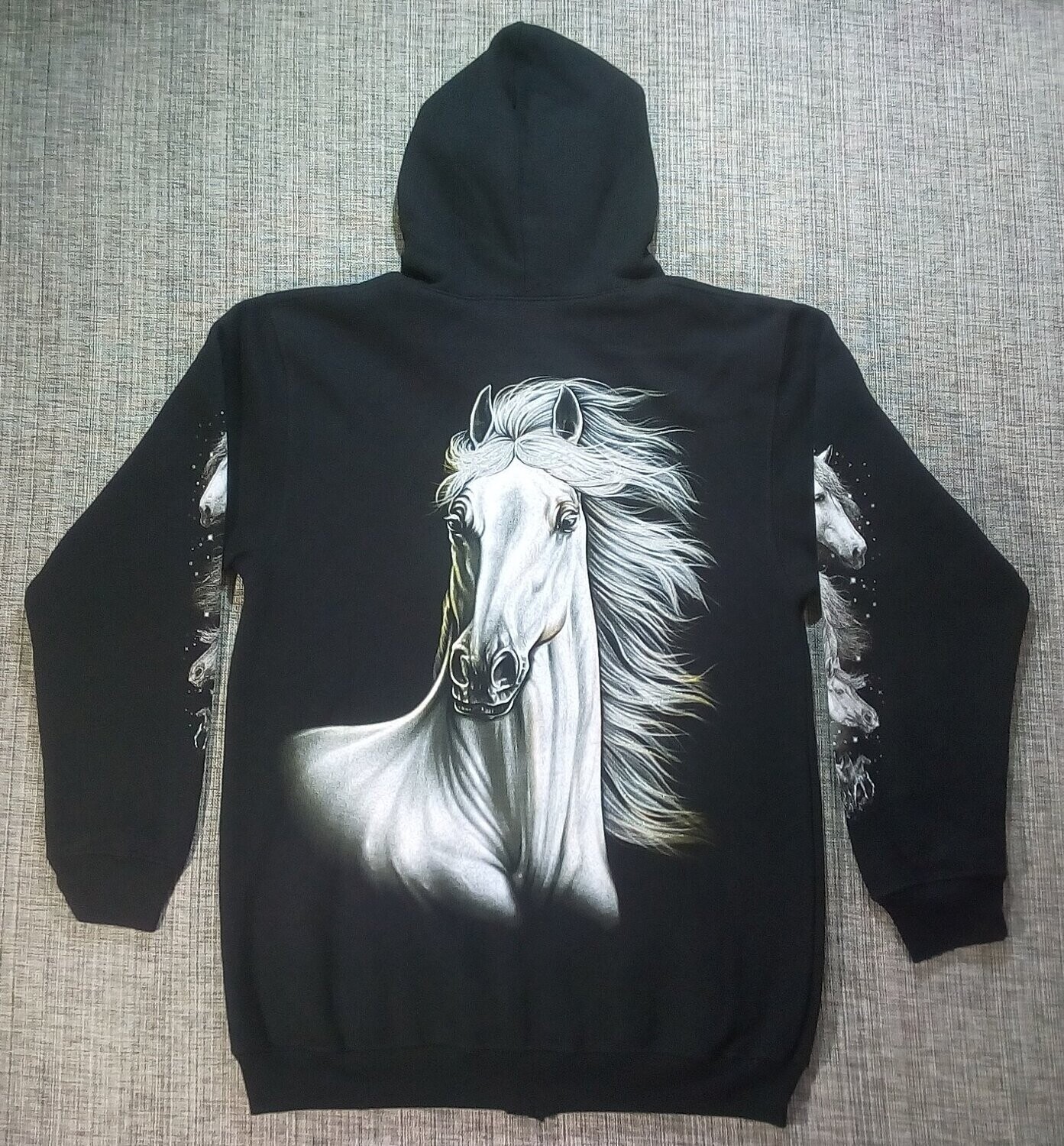 Un Sweat "Noir" de Taille 46/48, Représente "Portrait d'un Magnifique Cheval Blanc".
