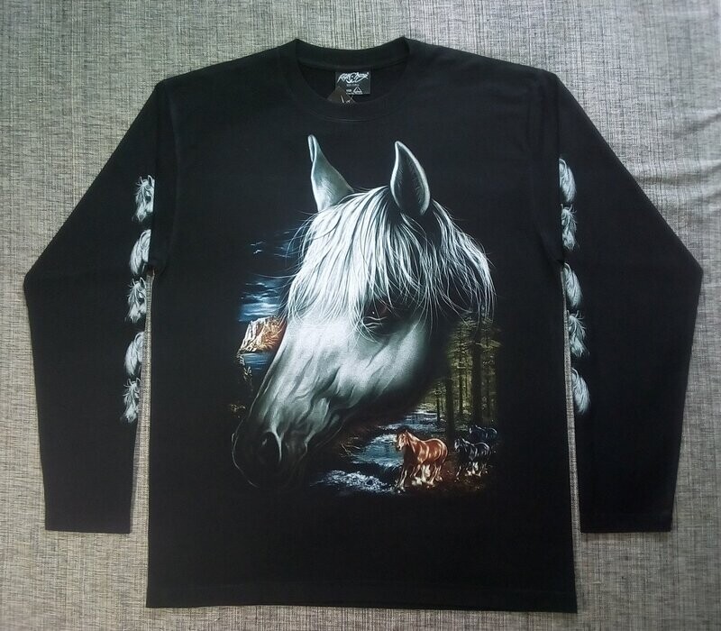 T-Shirt - L - Manche Longue - Portrait d'un Cheval Blanc, dans sa Forêt, Rivière, Montagne et ses Trois Chevaux, de Marron, Noir.