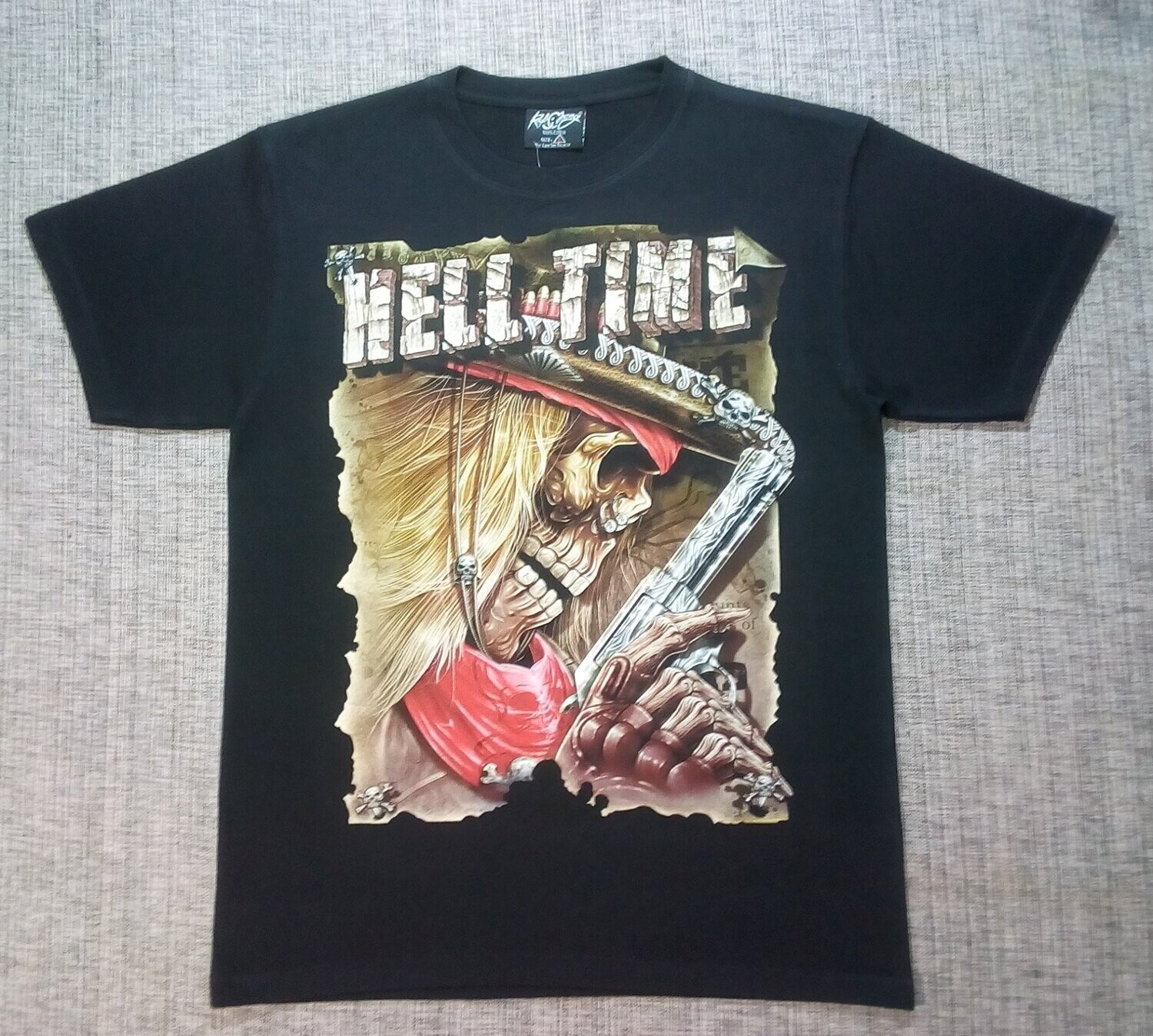 T-Shirt - L - Portrait d'un Cow Boy avec son Chapeau et son Foulard Rouge porte son Revolver à la Main pour vous Dire  "Hell Time".
