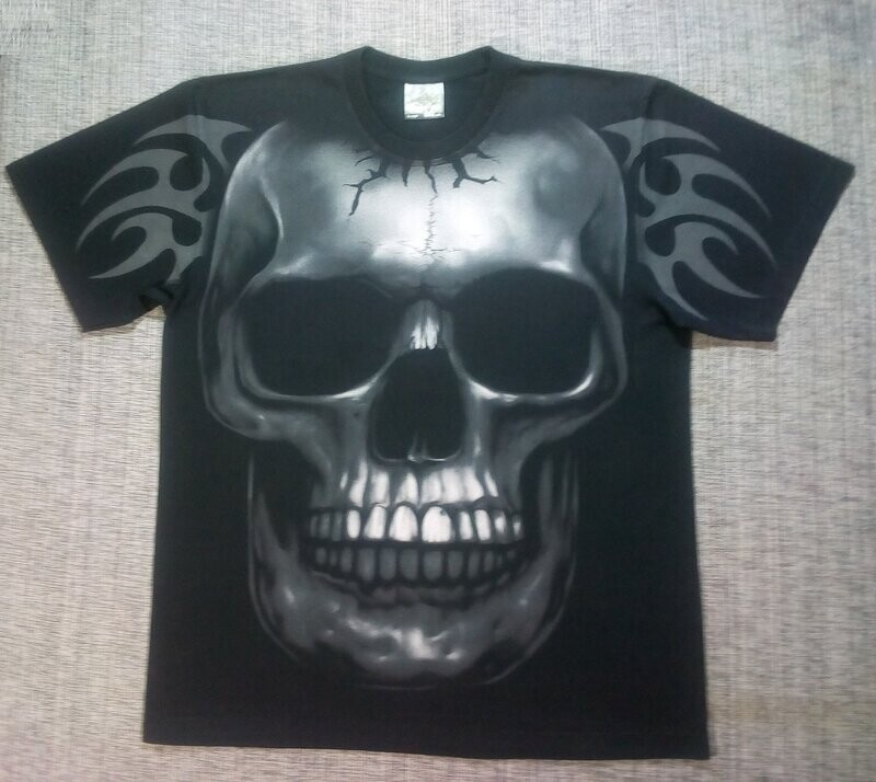 T-Shirt - M - Portrait d'un Crâne Entier sur le T-Shirt sur Fond Gris/Noir