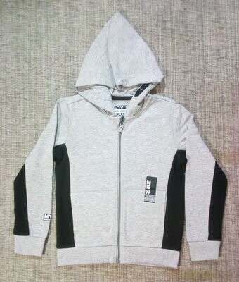 Un Sweat Un Sweat "Gris", de Taille 38/40, avec des Bande Noir à la "Vertical" en Couleur Unique, un Logo Côté Poche Gauche de "New York..." et sur Manche Droite.