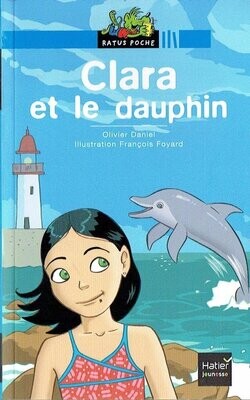 En Vacances, En Vacances, "Clara et le Dauphin", Son Copain Julien, l’ignore, Pour Noyer son Chagrin, elle Nage très Loin, la Mer Commence et le Temps aussi à Changé...