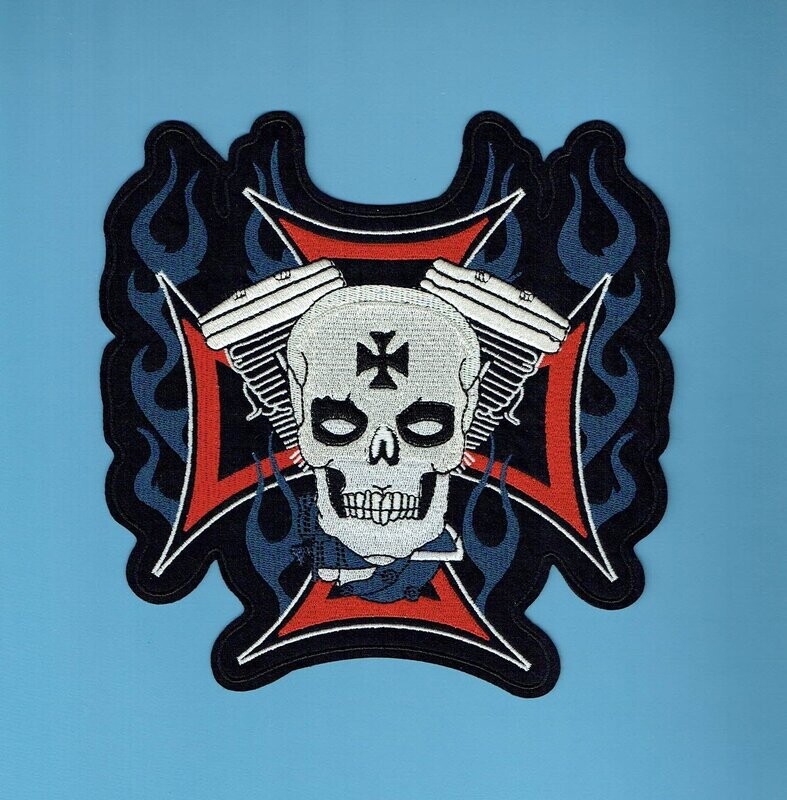 Patch/Écusson Broderie à Coudre, "Un Crâne Tatoué d'une Croix", Représenté sur un Moteur, d'une Croix et d'une Flamme Bleu, Dimension 20 x 21 cm...