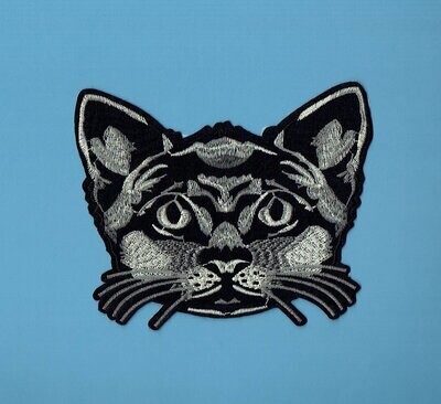 Patch/Écusson Broderie à Coudre - Un Portrait d'un Chat de Couleur Noir/Blanc, Dimension 13.4 x 16.5 cm