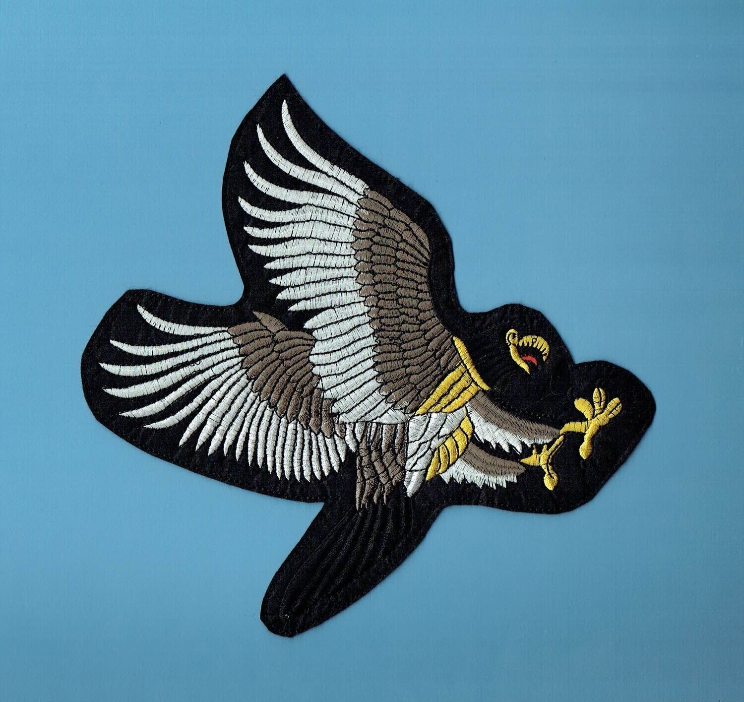 Patch/Écusson Broderie à Coudre - Un Grand Aigle Volant sur la Ville New- York de Couleur Marron/Gris/Jaune, Dimension  20 x 16.5 cm