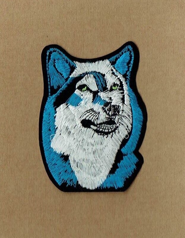 Patch/Écusson Broderie à Coudre - Portrait d'un Loup Blanc/Bleu, Dimension 9.5 x 6.5 cm