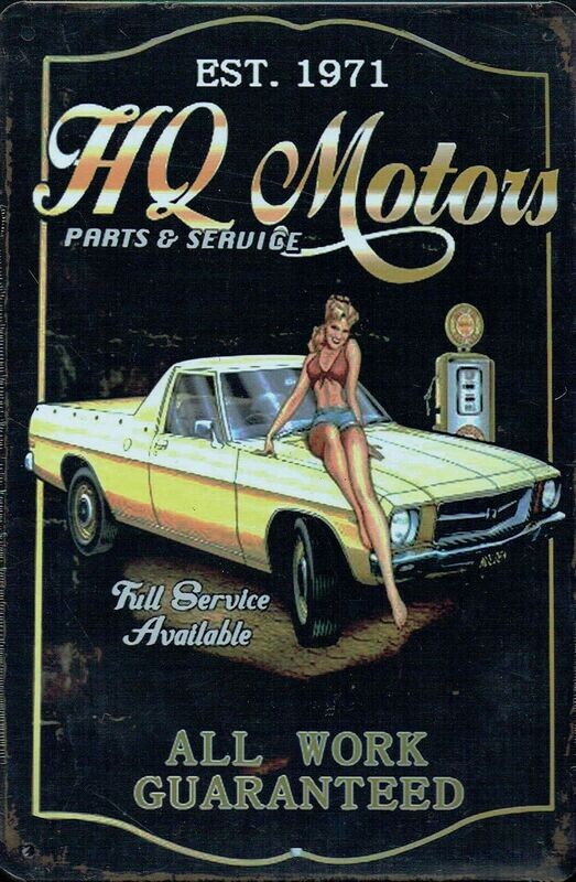 Plaque Métal - HQ Motors - Pin Up sur Pick-up Jaune - 20 x 30 cm