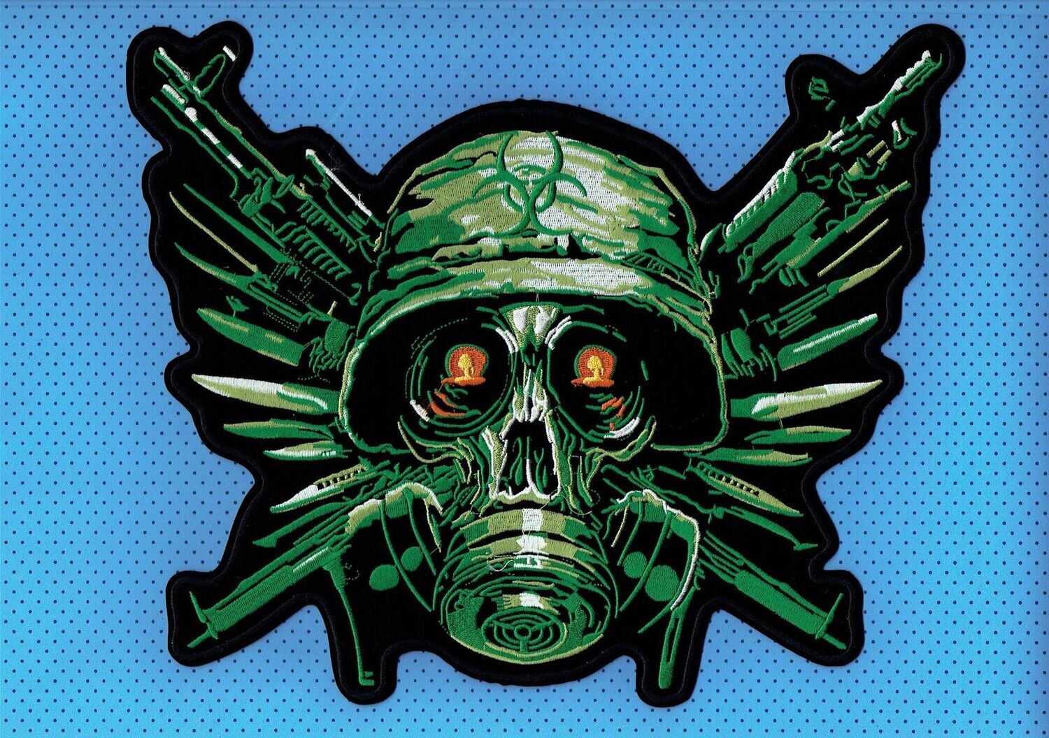 Patch/Écusson Broderie à Coudre  - Un Crâne, Son Casque et son Masque à Gaz, ses Armes "Je suis Prêt"Sur Fond Vert Vif, Dimension 33  x 28 cm