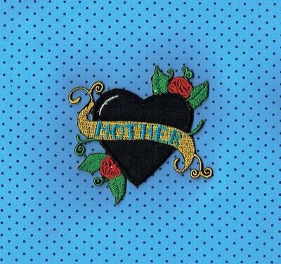 Patch/Écusson Broderie à Coudre - "Cœur Noir" Entouré de Deux Roses avec sa Banderoles Jaunes écrit "Mother", Dimension 8 x 7.5 cm