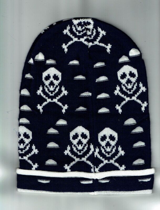Un Bonnet de Couleur Bleu Marine avec un Revers pourvu d'une Décoration "Crâne  & Os en Blanc" Capacité pour insérer une Chevelure jusqu'à 35 cm