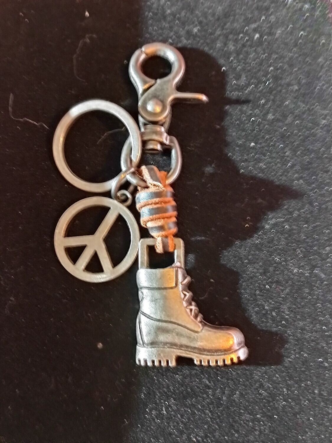 Porte Clés "Botte & Paix" - Anneau, Symbole de Paix, Mousqueton Rapide - Acier Inoxydable