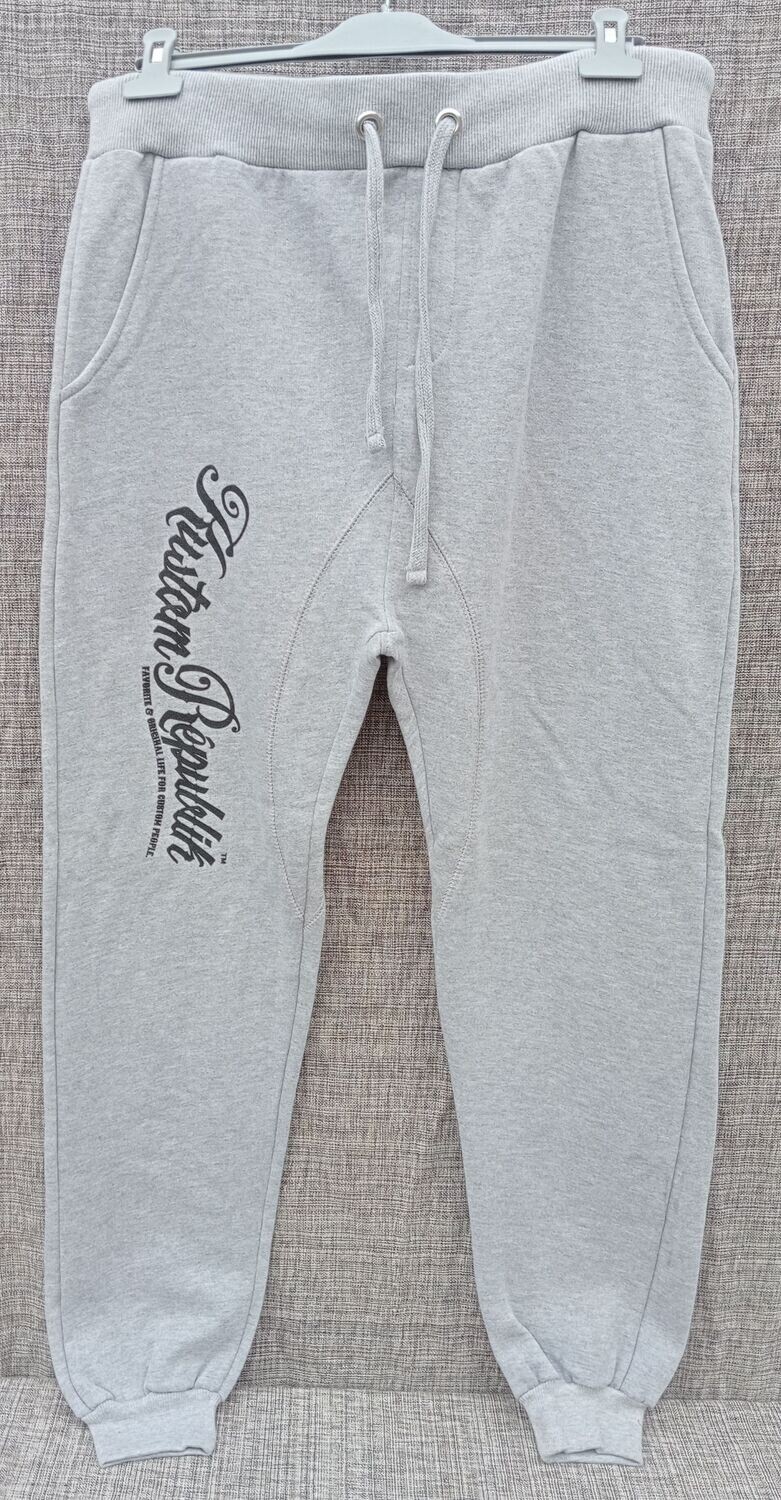 Pantalon de Survêtement de Couleur "Gris Clair" de la Marque "KR=Kustom Républic" - Impression du Logo "KR" en Taille 46/48 cm