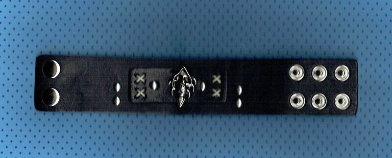 Bracelet en Cuir "Crâne Faucheur Croc" - 6 Boutons Pressions/3 Rangées Rivetés - Dimension : 22.5 x 4 cm