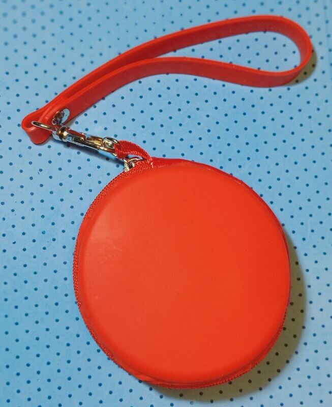 Porte-Monnaie Rouge Synthétique Diamètre 7.5 cm Épaisseur 4 cm avec Boucle pour Clés