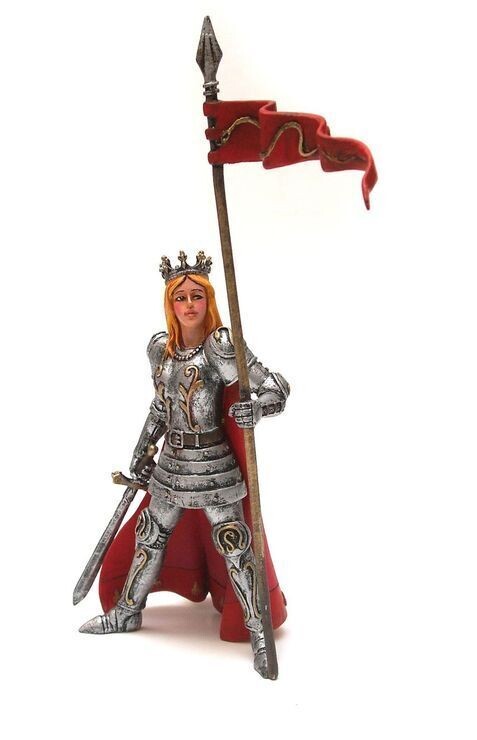 Figurine Plastoy -  La Reine en Armure Grise, Dompté d'une Cape et d'une Lance Rouge et son Épée à la main - Haut de 10 cm