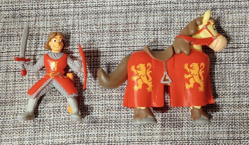 Figurine - Le Chevalier Rouge et son Cheval Jaune en Armure Rouge/Gris avec son Bouclier & son Épée  à la Main