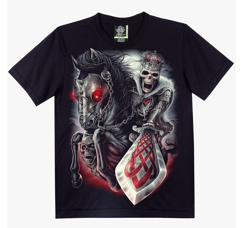 T-Shirt - 2XL - Un Chevalier sur sa Monture Noire Brandi son Épée pour Combattre ses ennemis sur fond Bleu/rouge/Noir T-Shirt - 2XL - Un Chevalier sur sa Monture Noire Brandi son Épée pour Combattre ses ennemis sur fond Bleu/rouge/Noir