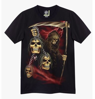 T-Shirt - 2XL - Faucheuse et sa Capuche avec sa Fourche en Main et Brandi une Chaîne aux trois Crânes à Cheveux sur Fond Rouge Bordeaux. T-Shirt - 2XL - Faucheuse et sa Capuche avec sa Fourche en Main et Brandi une Chaîne aux trois Crânes à Cheveux sur Fond Rouge Bordeaux.