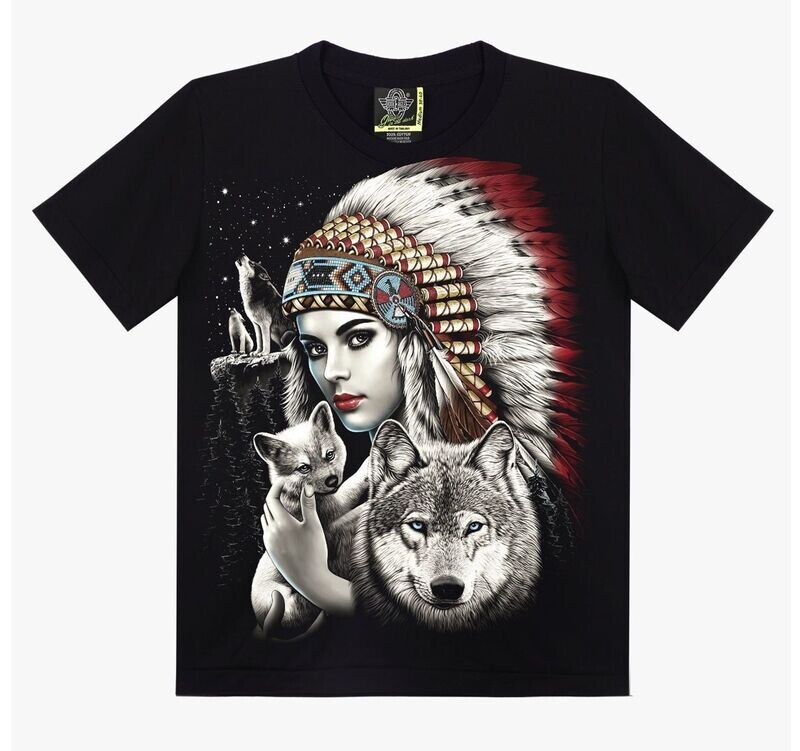 T-Shirt - 2XL - Portrait d'une Chef Indienne Entourée un Portrait de Loup, de Louveteau en Main et deux Loups sur une Montagne, de Sapins et d'Étoiles. T-Shirt - 2XL - Portrait d'une Chef Indienne Entourée un Portrait de Loup, de Louveteau en Main et deux Loups sur une Montagne, de Sapins et d'Étoiles.