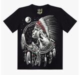 T-Shirt - L - Portrait d'une Chef Indienne et un Portrait d'un Loup plus Quatre Loups qui Hurlent sur Rocher, sous une Lune avec des Étoiles, Entouré d'un Collier Indien à Plumes.