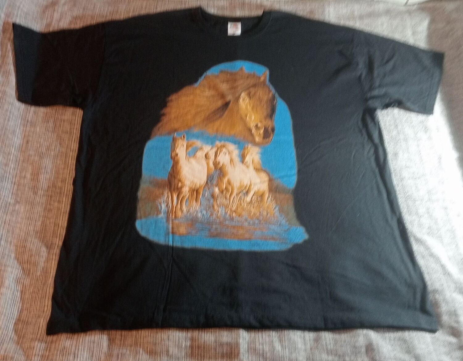 T-SHIRT - XL - Portrait de Cheval Camel et Cinq Chevaux Blanc Entier aux Galop