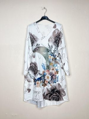 Tunique Longue 90 cm "Fantaisie" Des Roses noires entourées de mots Love et de Fleurs