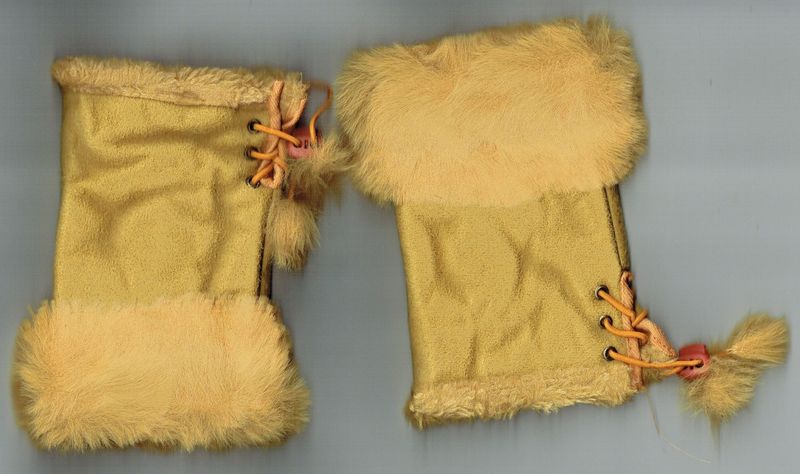 Une Paire de Gants "Mitaine" En "Polyester & Simili Daim", Doublure Fourrure, de Couleur Moutarde, pour une Taille Réglable Unis de T6 à T8