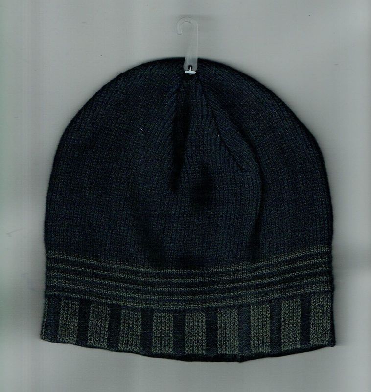 Un Bonnet "Bleu Marine" avec une Déco Rayure Gris, et sa Doublure Polaire pour Taille unique
