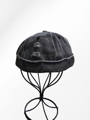 Toque Miki en Jean's  "Bleu Marine" avec un Revers Gris pour un Style Docker