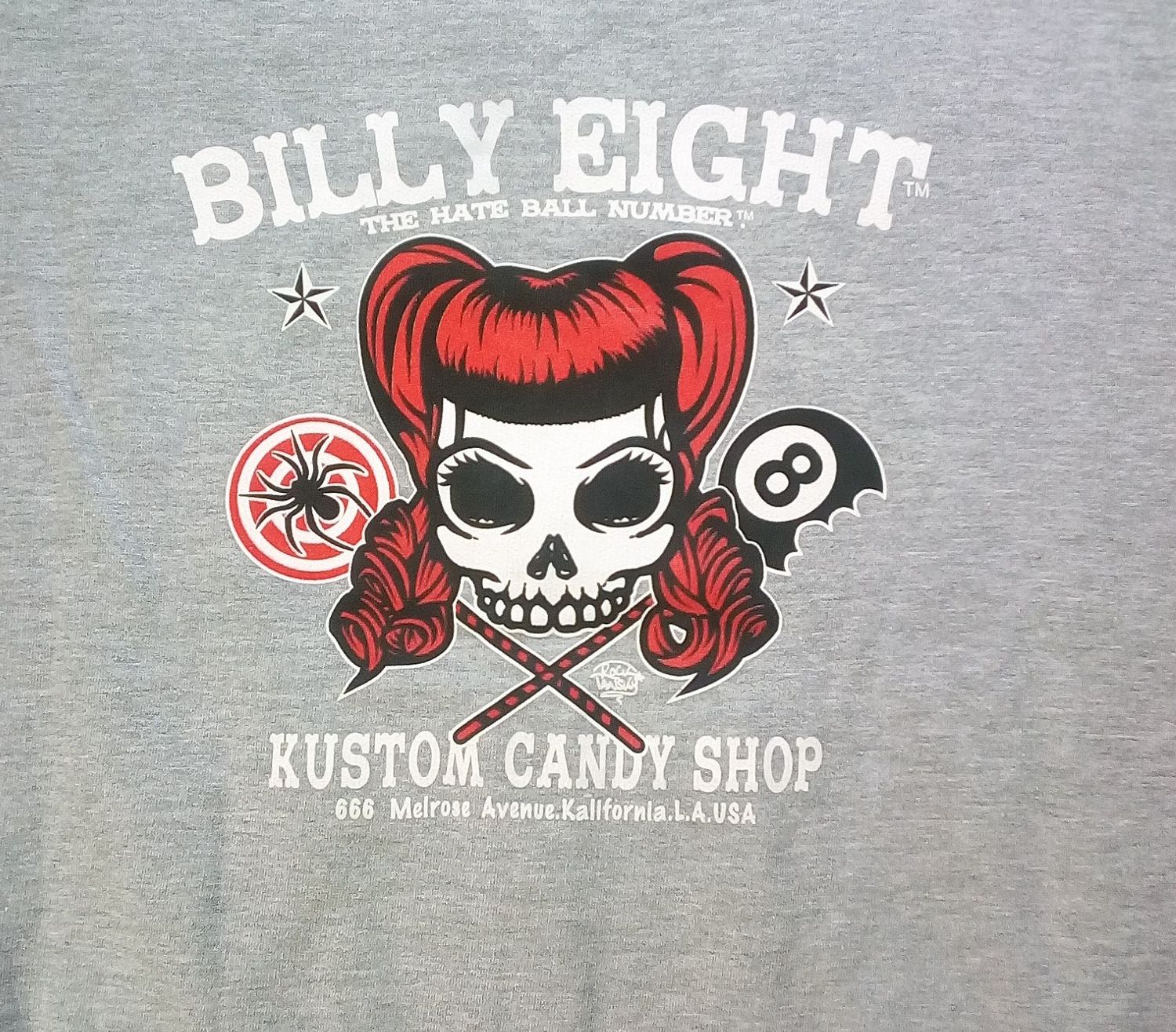 Un Sweat "Noir" de Taille 40/42, Retrouvez La Magnifique Marque "Billy Eight" Représente sa "Portrait de la Diablesse Rouge, Roses Rouge", et son "Candy Shop".