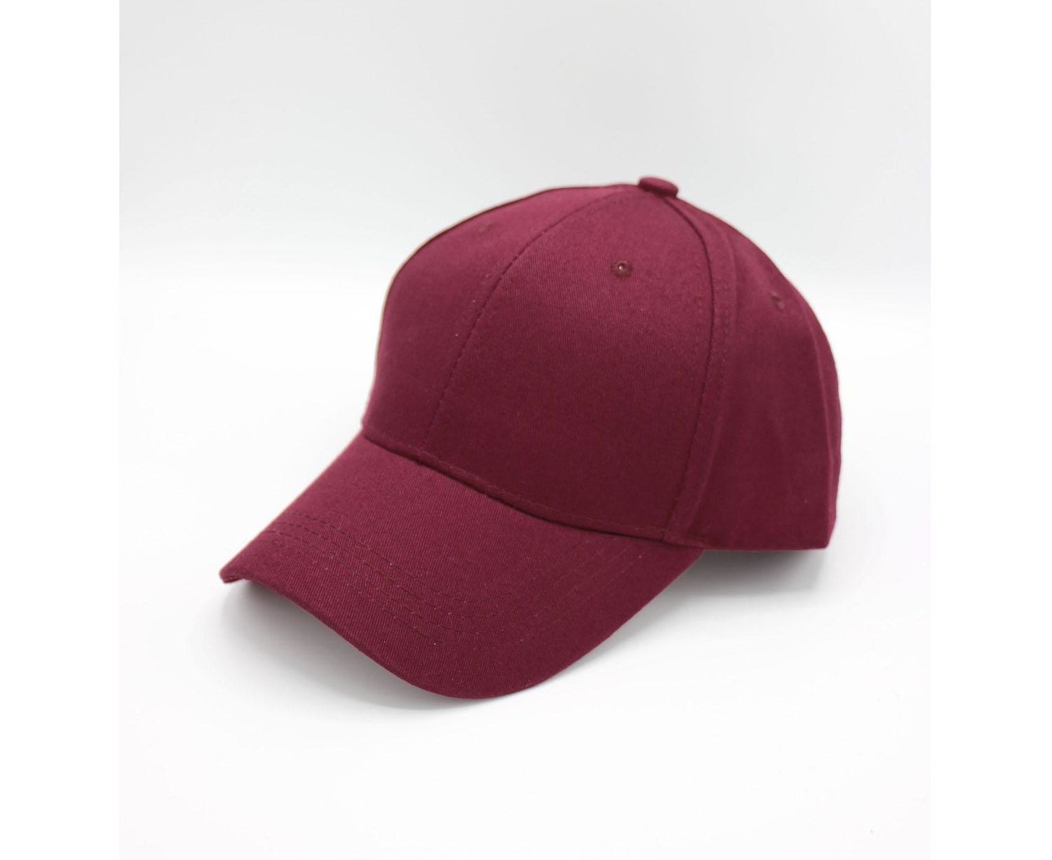 Une Casquette "Bordeaux" unique de Style Classique avec une Visière Bordeaux Bombée