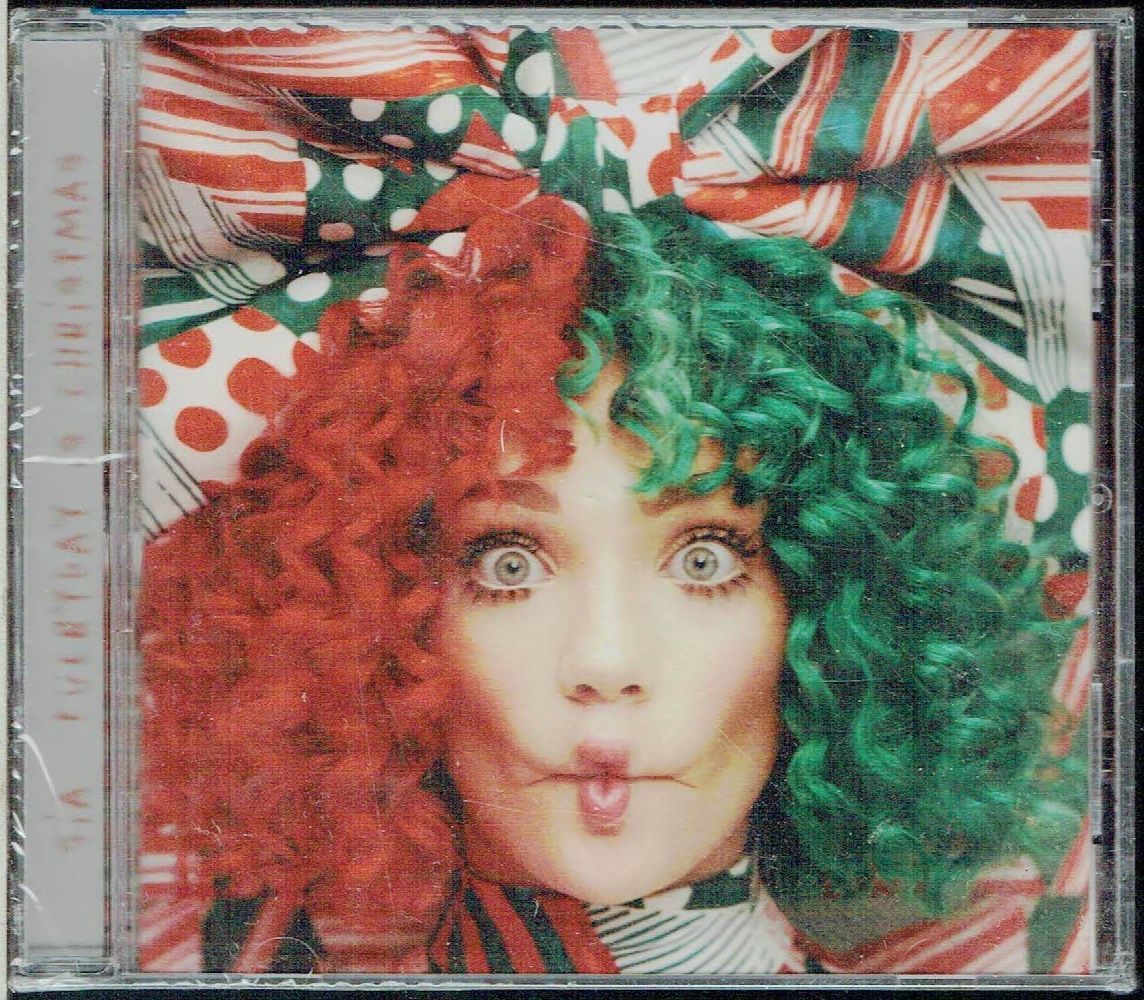 S I A "Everyday is Christmas", La pop star et hit maker multi-platine Sia ressort son album original de Noël, 1 CD Audio