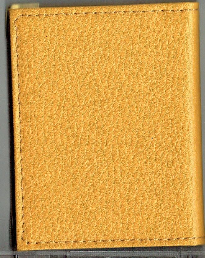 Porte Carte , "20 Emplacements pour Carte", de Visite, de CB..., En Croute de Cuir Jaune Vachette, En Petit Format Comme les Cartes, Ouverture Simple.