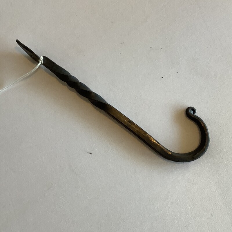 Single twist hook