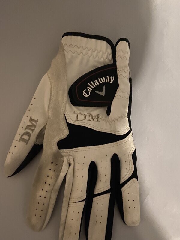 Golf glove engraving