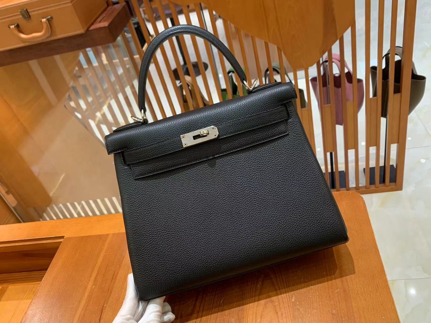 Hermes Kelly 28 Black Togo