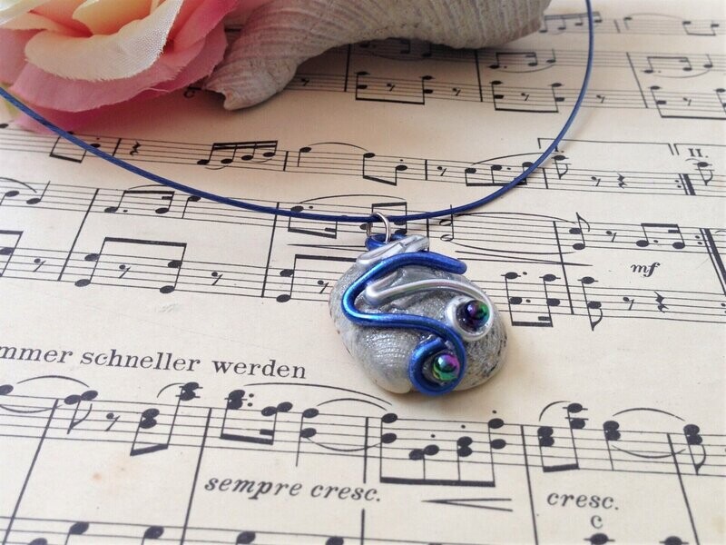 Muschelkette handgefertigt und Aludraht blau silber