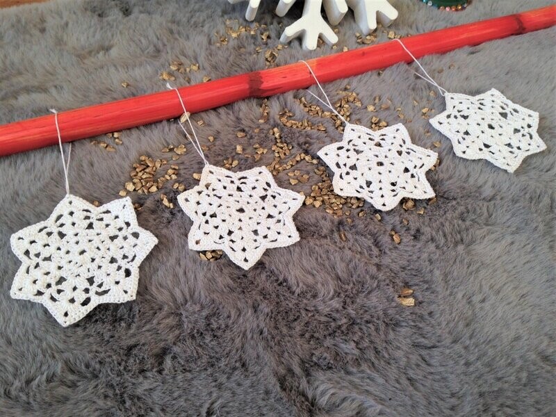 crocheted stars / snowflakes 4 pieces handmade Christmas tree hangings desired name possible