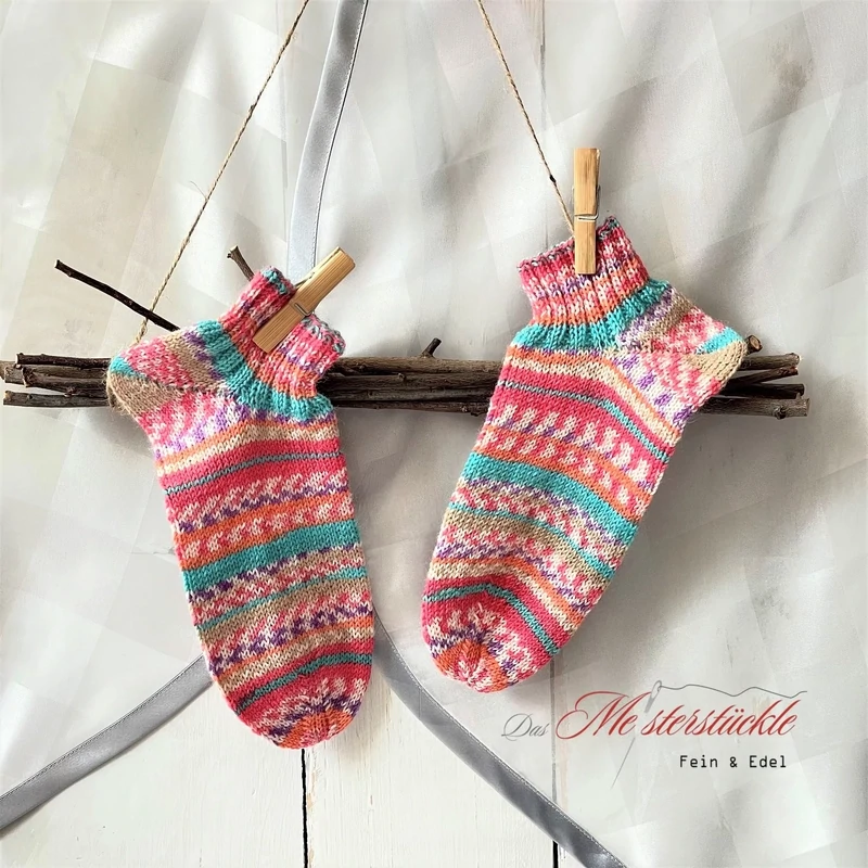 self-knitted sneaker socks, pink knitted socks, wool socks, Norwegian pattern