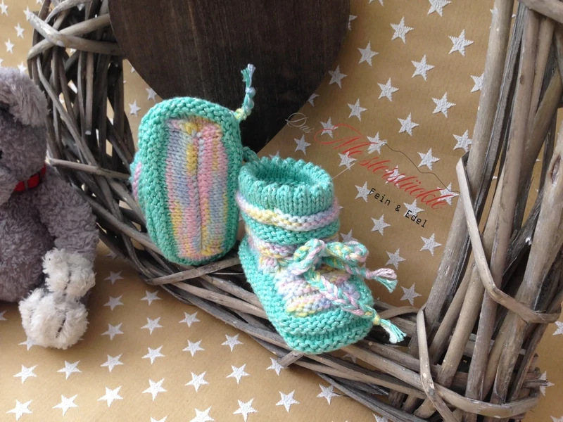 babyschuhe handgestrickt pastellfarben