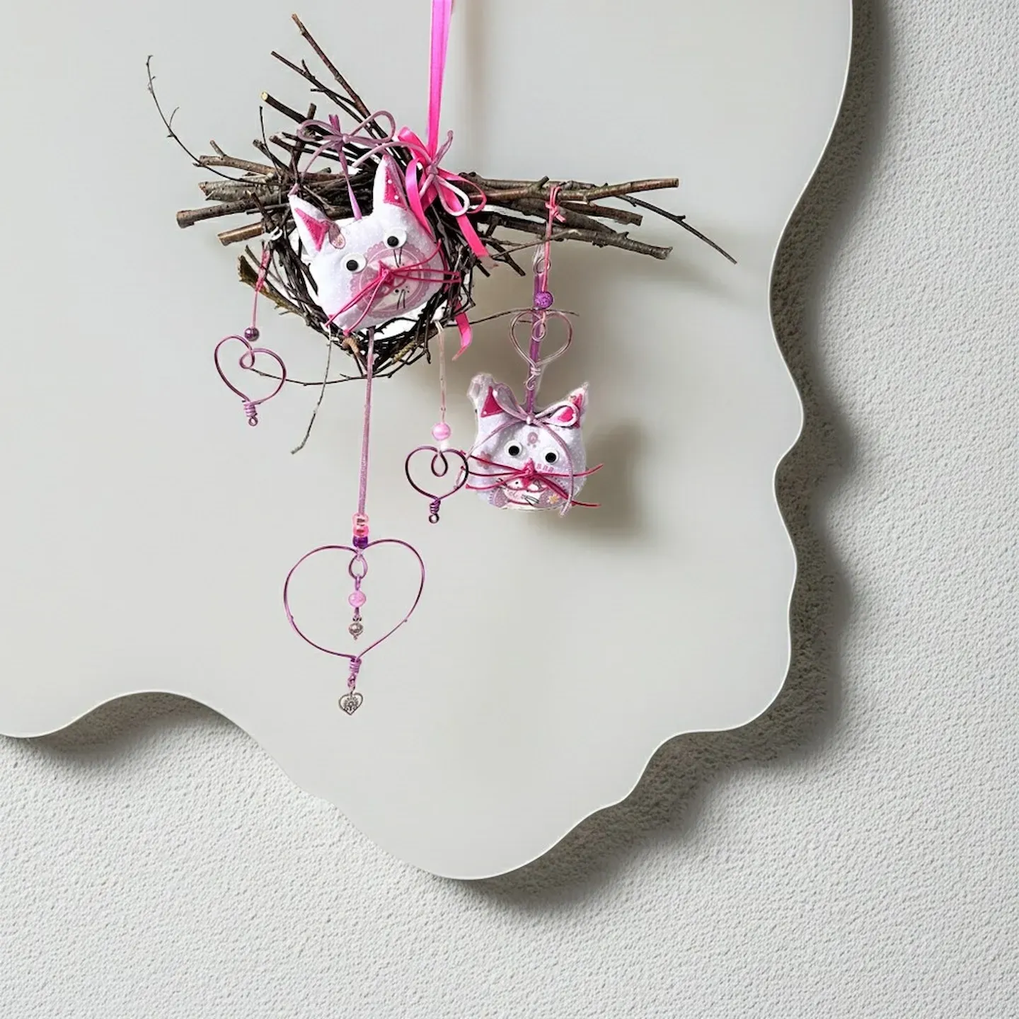 Hanging decoration heart pendant cat wall arrangement