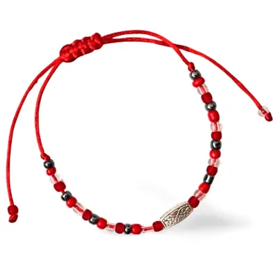 Sparkling beaded bracelet red handmade sliding knot