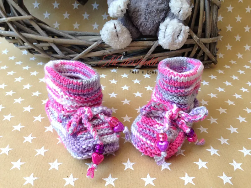 babystiefel erstlingssoeckchen pink gestrickt